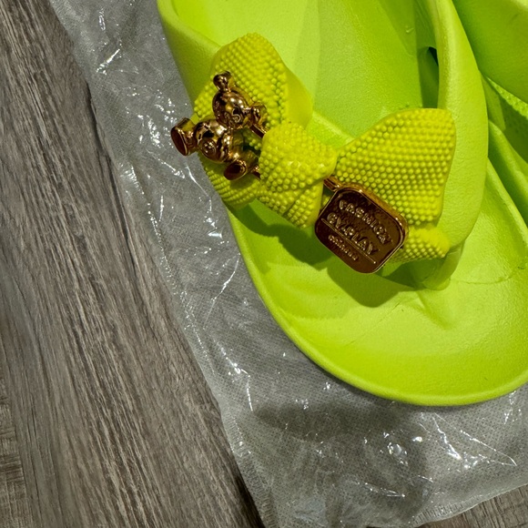 Flip Flops - Picture 4 of 5